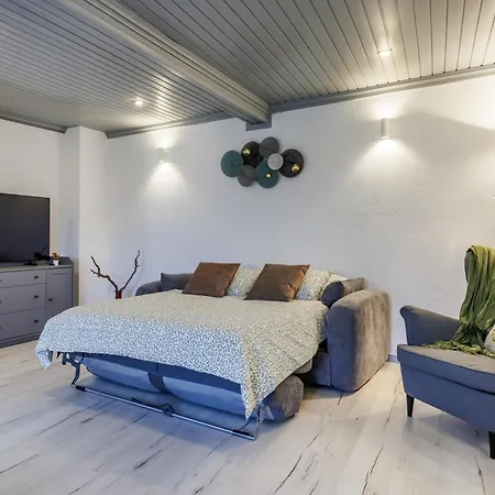 Cliffside Castro Town House * スコペロス