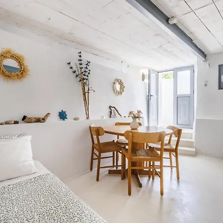 別荘 Cliffside Castro Town House